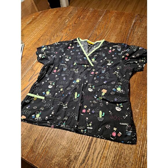 WonderWink Scrubs Scrub Top Large Cactus Print Free Hugs Black Cotton - Picture 1 of 2